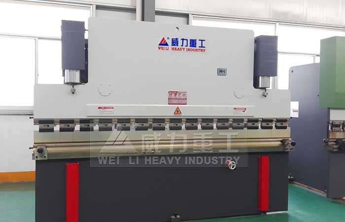 WC67Y-100T/3200液壓折彎?rùn)C(jī),100噸3米2液壓數(shù)控折彎?rùn)C(jī)