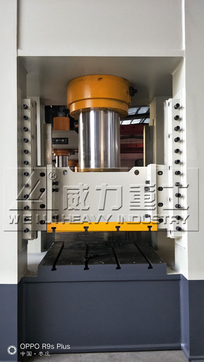 500噸汽車(chē)配件液壓機(jī)活動(dòng)橫梁